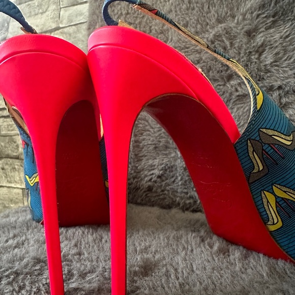 ***Sold***Christian Louboutin 35.5 - Picture 9 of 10